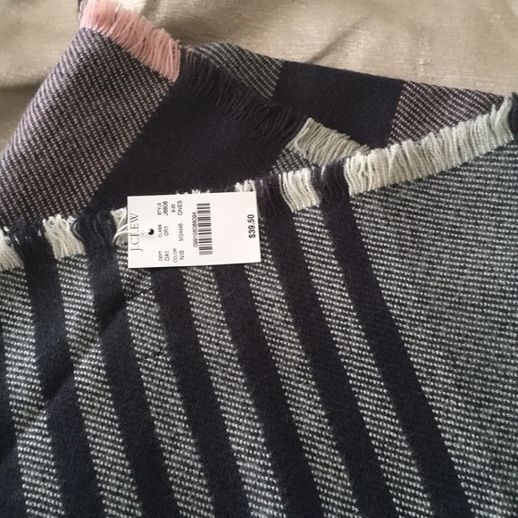 NWT J.Crew Classic Plaid Scarf - Picture 2 of 3